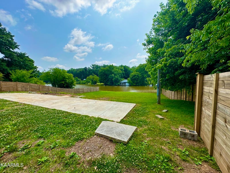 1567 Chandler Station Rd, Louisville, TN 37777