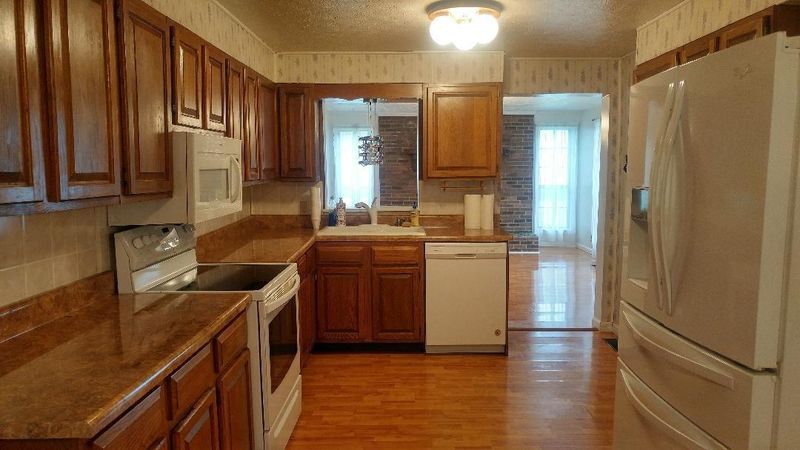 1568 Dutch Valley Rd, Clinton, TN 37716