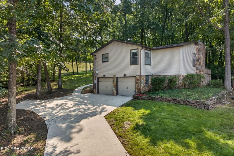 157 Baltusrol Rd, Crossville, TN 38558