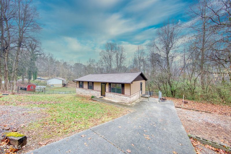 157 Barrier Dr, Loudon, TN 37774