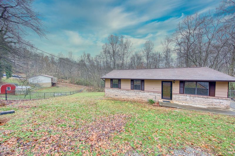 157 Barrier Dr, Loudon, TN 37774