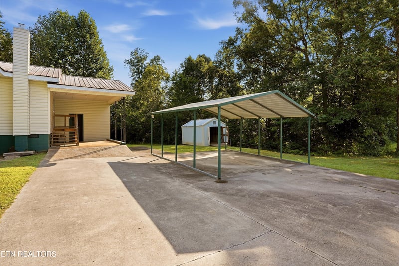 157 County Road 882, Etowah, TN 37331