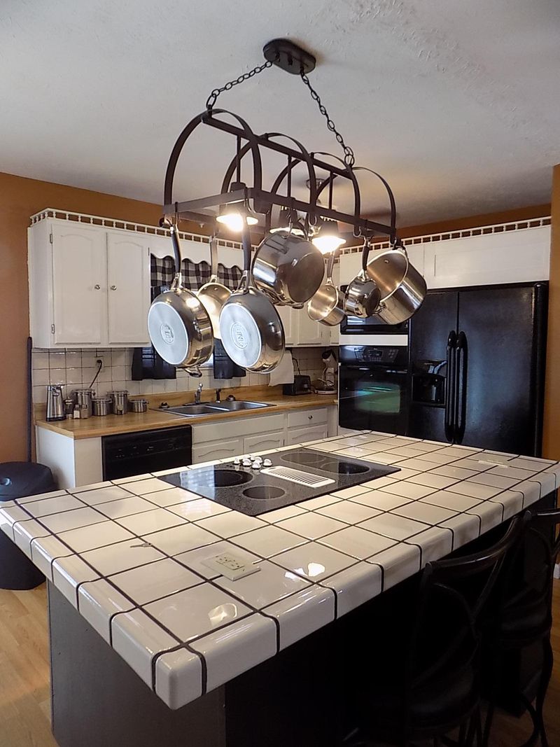157 Mountain View Rd, Rocky Top, TN 37769