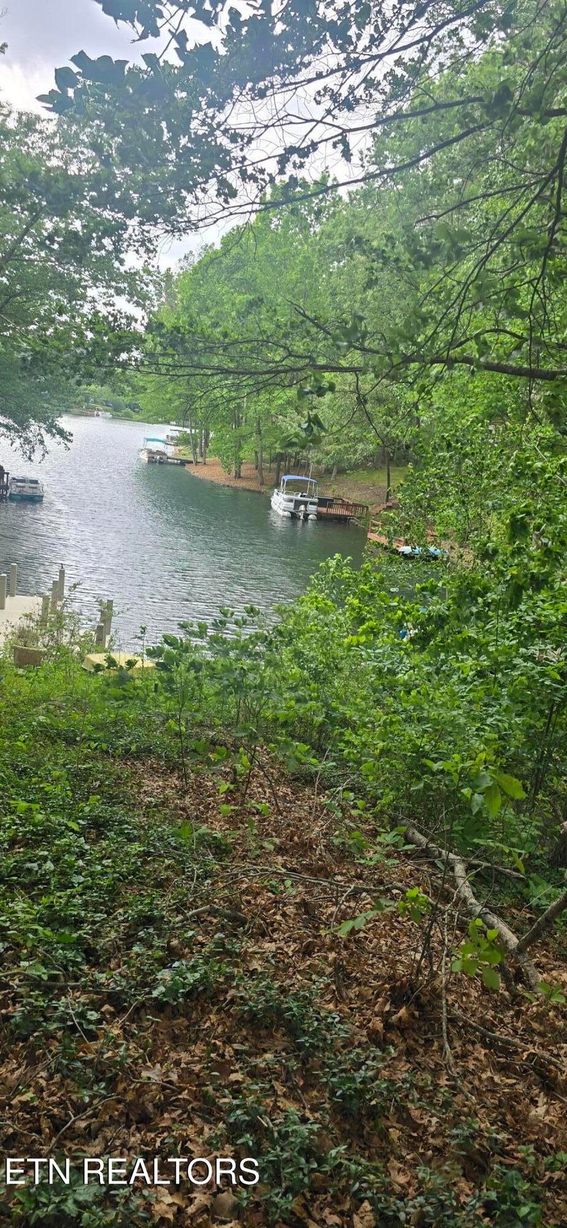 157 Overlook Cv, Crossville, TN 38558