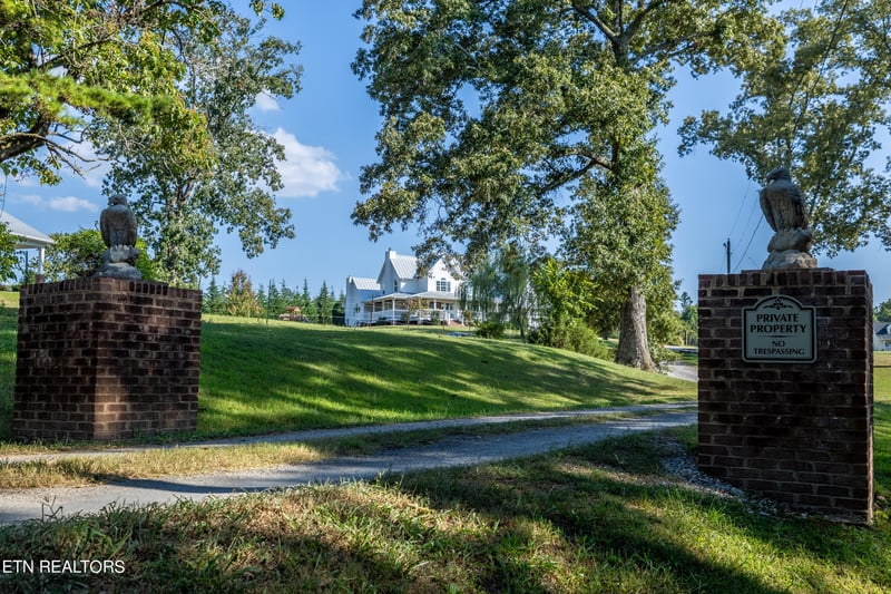 157 Wrenwood Way, Greenback, TN 37742