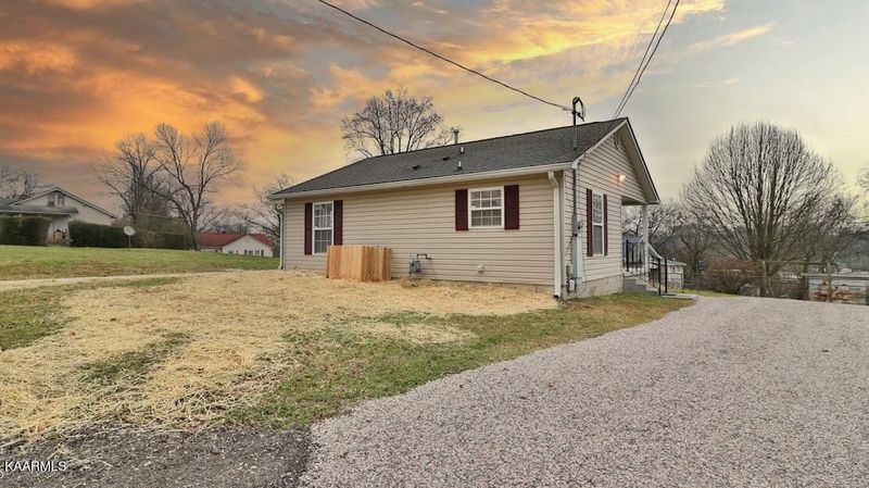 157 Yankee St, Knoxville, TN 37914