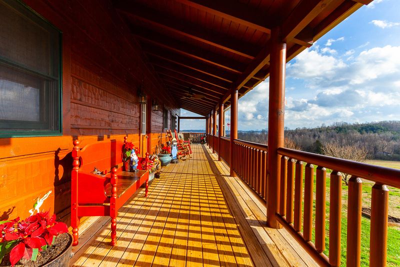 1570 Cedar Valley Rd, Sweetwater, TN 37874