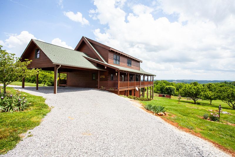 1570 Cedar Valley Rd, Sweetwater, TN 37874