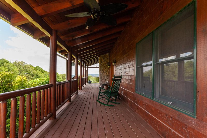 1570 Cedar Valley Rd, Sweetwater, TN 37874