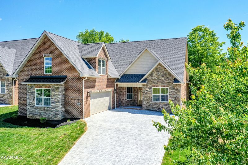 1572 Tsuga Dr, Alcoa, TN 37701
