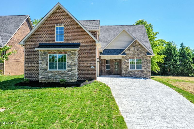 1572 Tsuga Dr, Alcoa, TN 37701