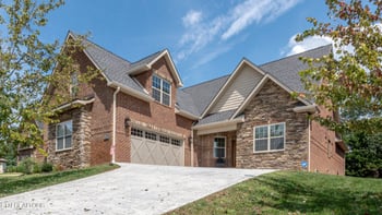 1574 Tsuga Dr, Alcoa, TN 37701