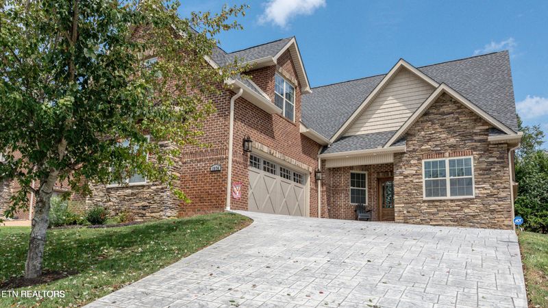 1574 Tsuga Dr, Alcoa, TN 37701