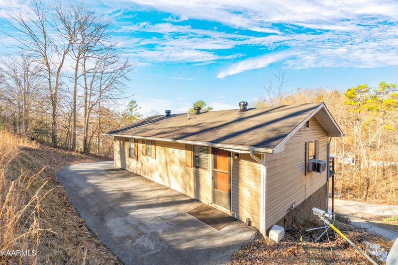 1575 Alder Springs Rd, Lafollette, TN 37766