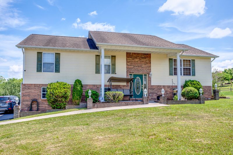 1575 Turtle Dove Tr, Sevierville, TN 37862