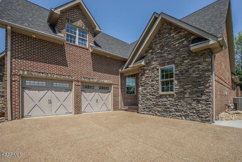 1576 Tsuga Dr, Alcoa, TN 37701