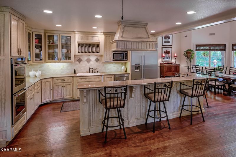 1577 Lyons Bend Rd, Knoxville, TN 37919