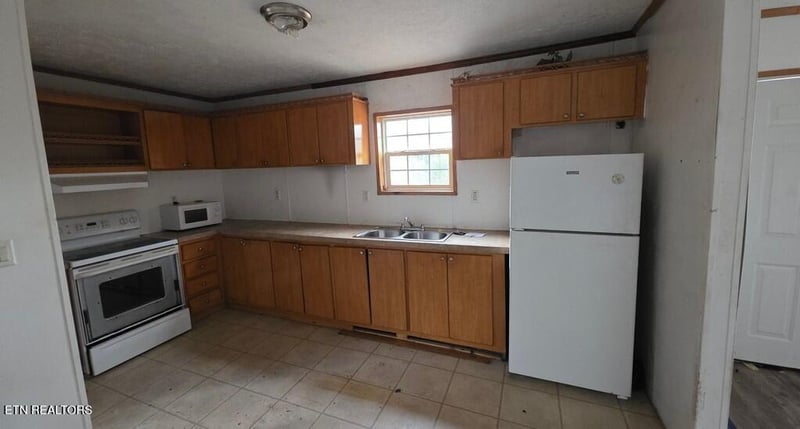 158 Batley Loop Rd, Clinton, TN 37716