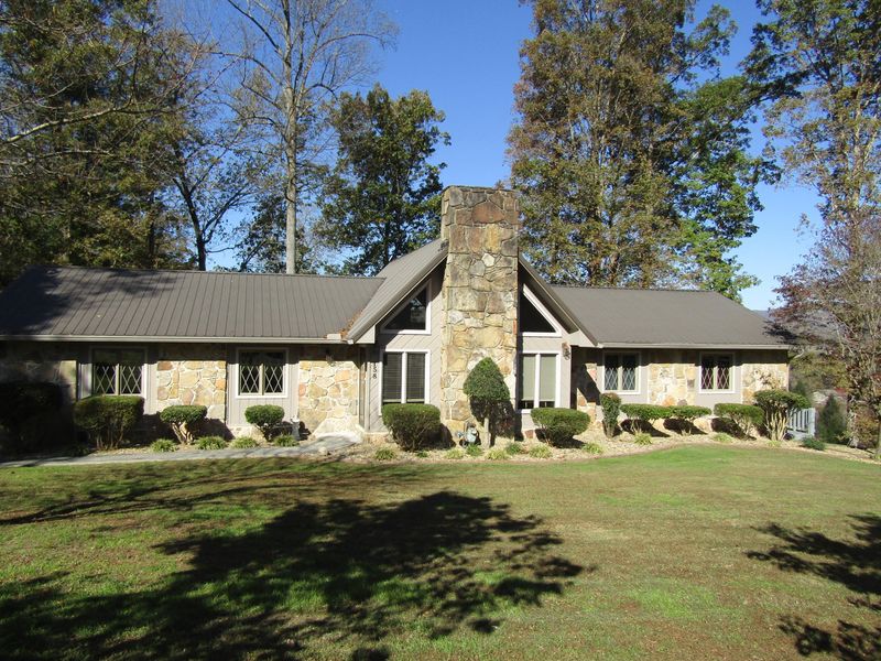 158 Cedar Cir, Jacksboro, TN 37757