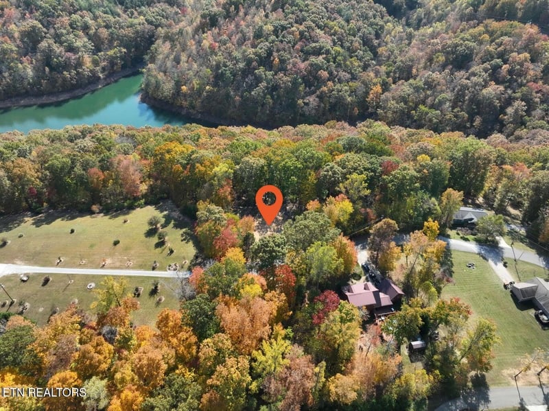 158 Cheri Ln, Caryville, TN 37714