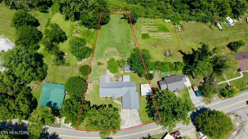 158 Cherry Bottom Rd, Caryville, TN 37714