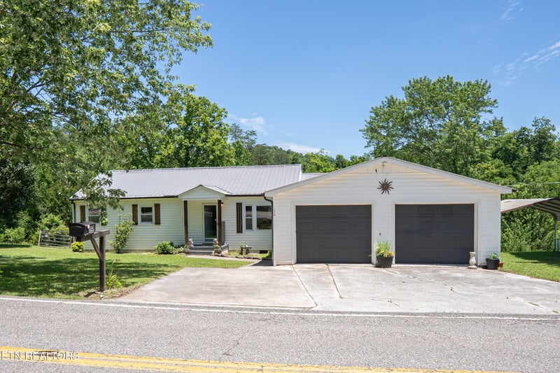 158 Cherry Bottom Rd, Caryville, TN 37714