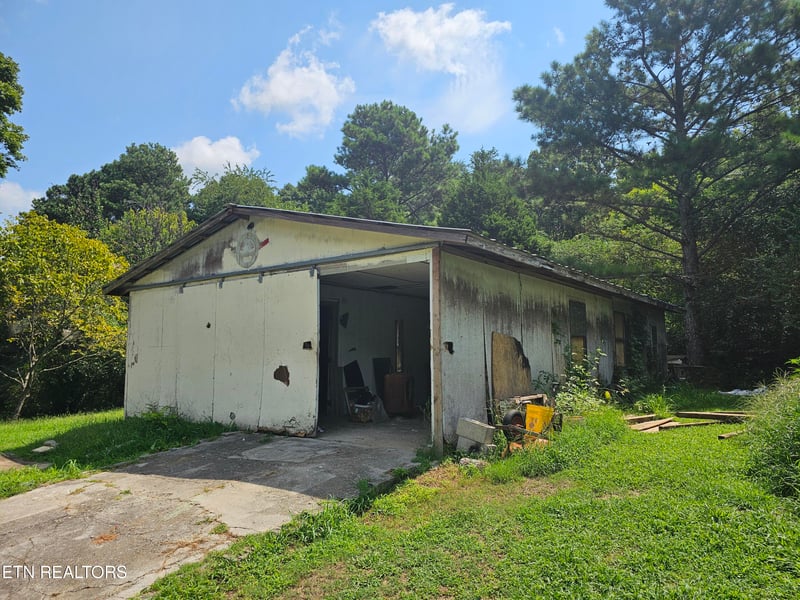 158 County Road 315, Sweetwater, TN 37874