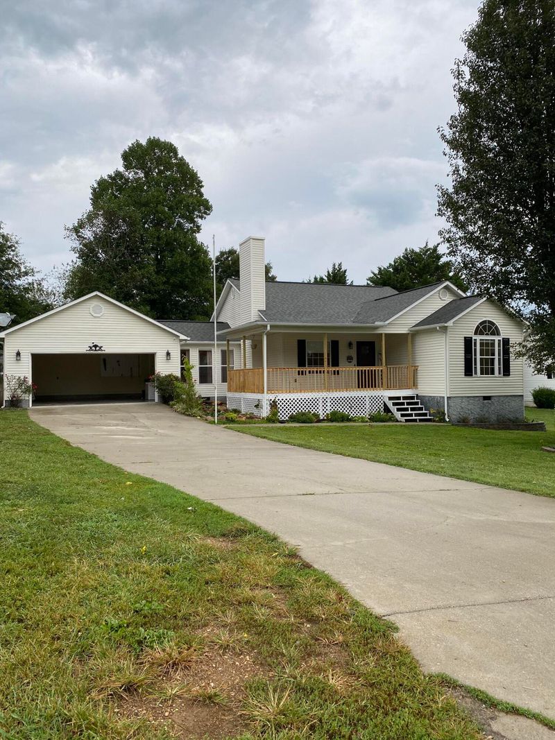 158 Matthew Ln, Lafollette, TN 37766