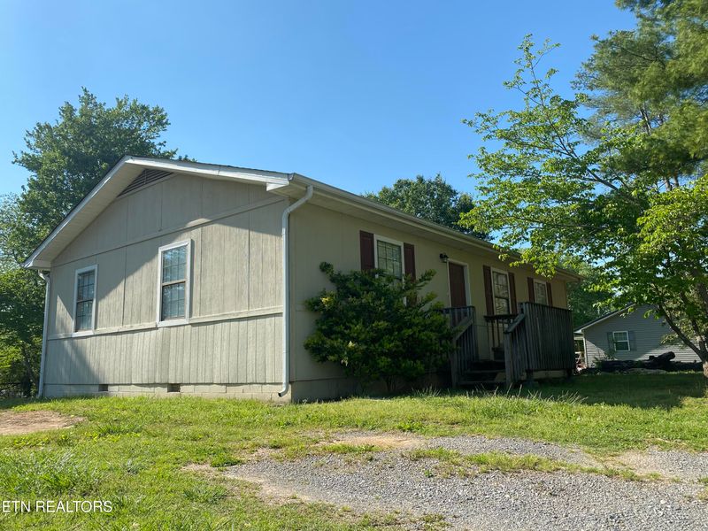 158 North Fork Loop, Madisonville, TN 37354