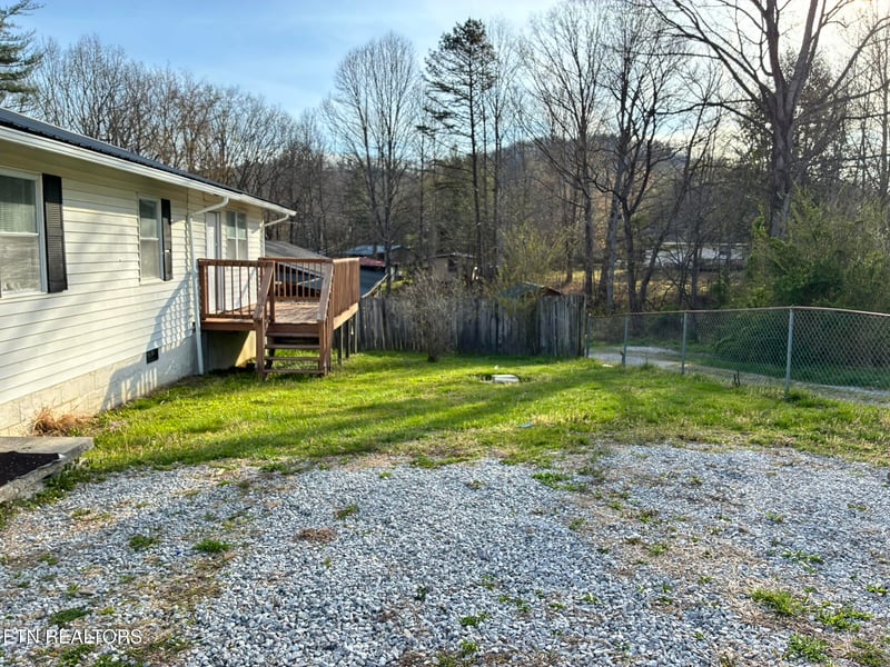 158 Reed Ln, Pioneer, TN 37847