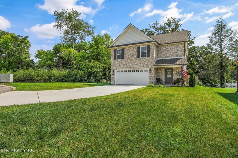 158 Sand Hills Dr, Maryville, TN 37801