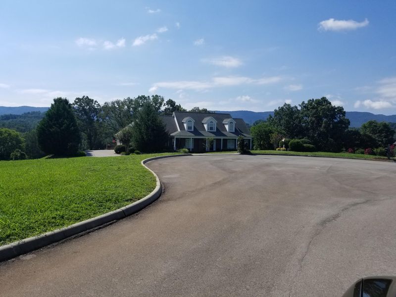 1580 Mint Meadows Dr, Maryville, TN 37803
