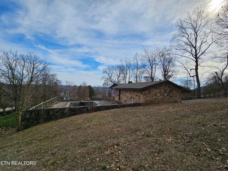 1581 Cordell Hull Dr, Morristown, TN 37814