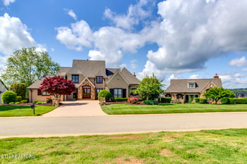 15855 Lighthouse Pointe Dr, Lenoir City, TN 37772