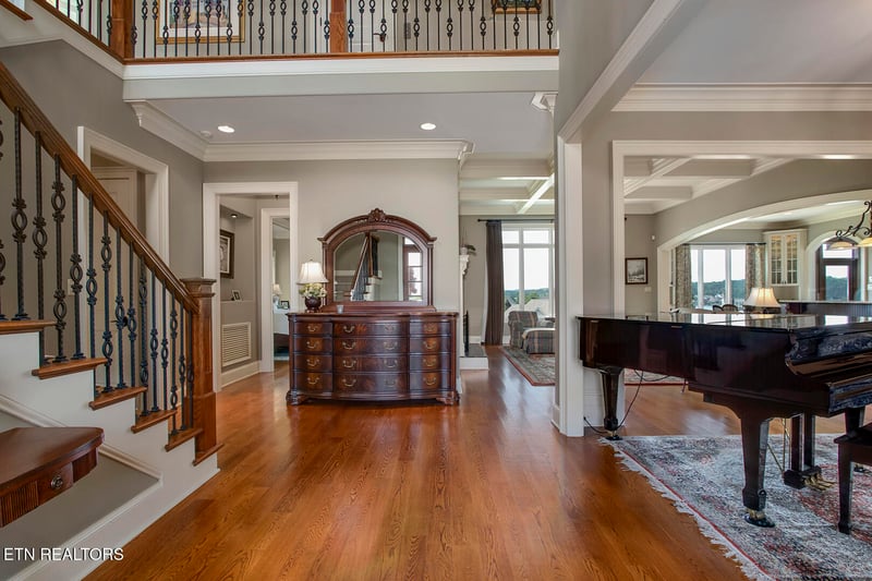 15855 Lighthouse Pointe Dr, Lenoir City, TN 37772