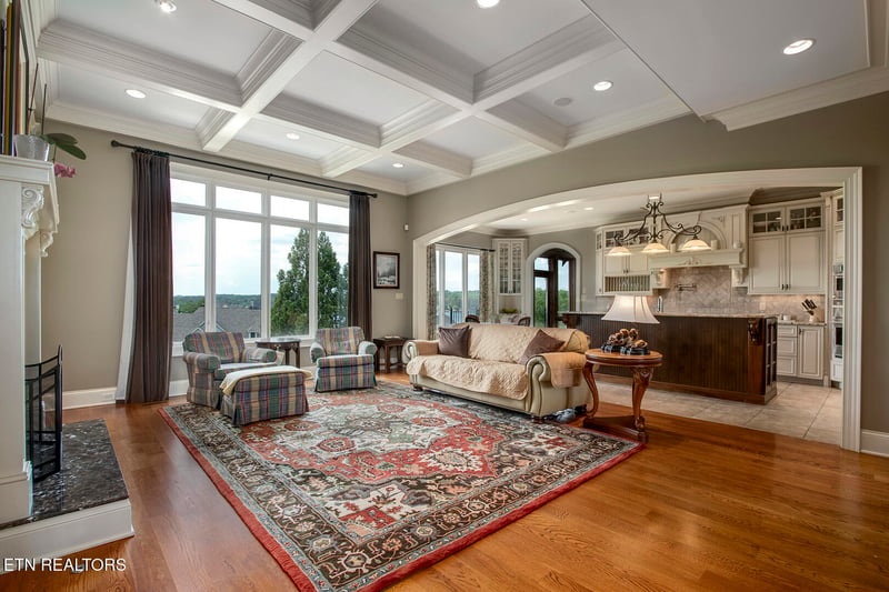 15855 Lighthouse Pointe Dr, Lenoir City, TN 37772