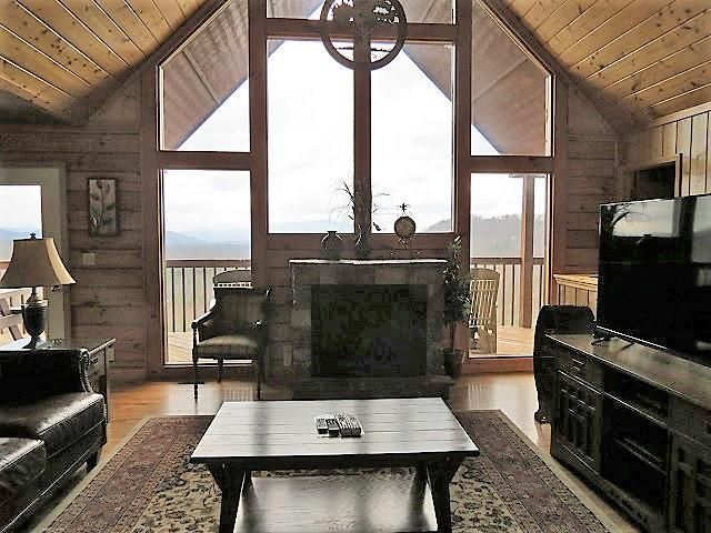 1588 Bears Den Way, Sevierville, TN 37862