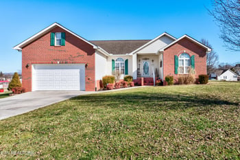 159 Austin Ln, Jacksboro, TN 37757