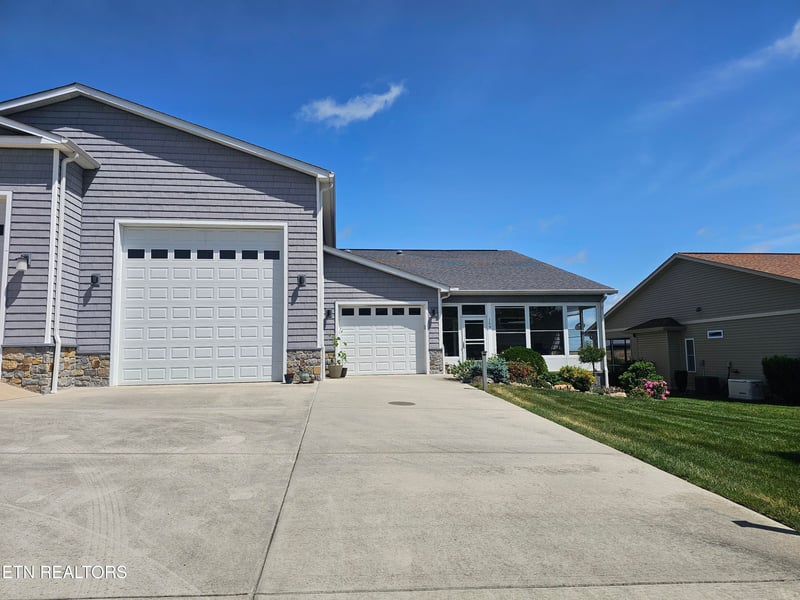 159 Holly Tree Dr, Crossville, TN 38555