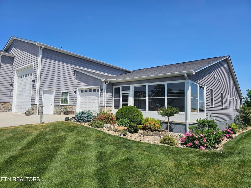 159 Holly Tree Dr, Crossville, TN 38555