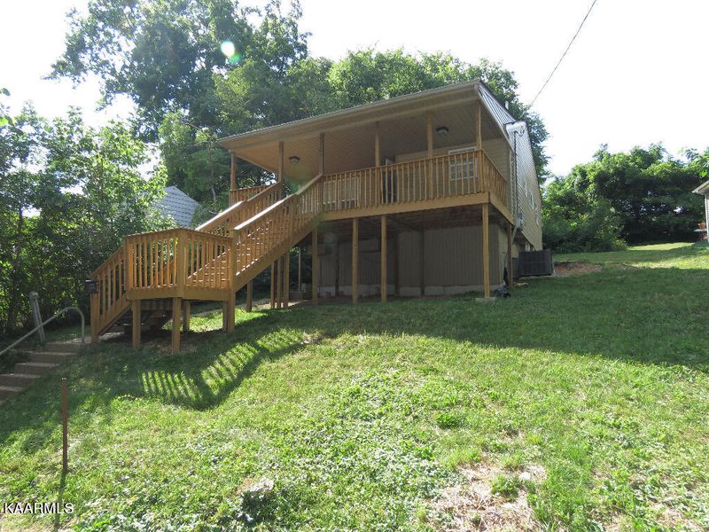 159 Johnson Rd, Oak Ridge, TN 37830