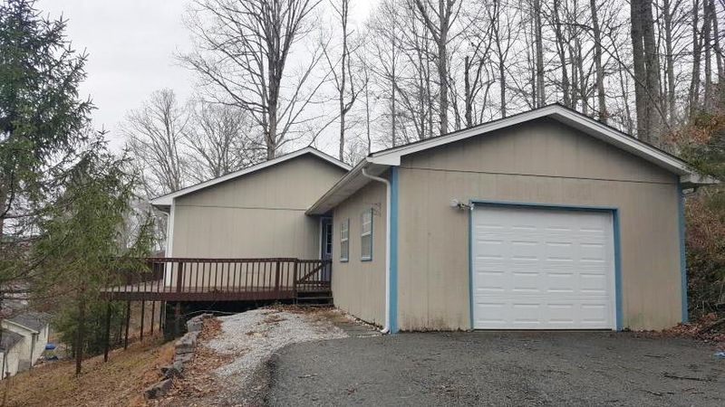 159 Mcdeerman Rd, Jacksboro, TN 37757