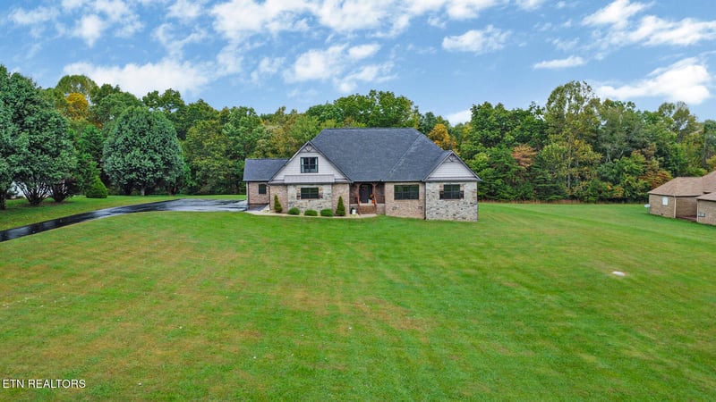 159 N Victor Way, Crossville, TN 38555