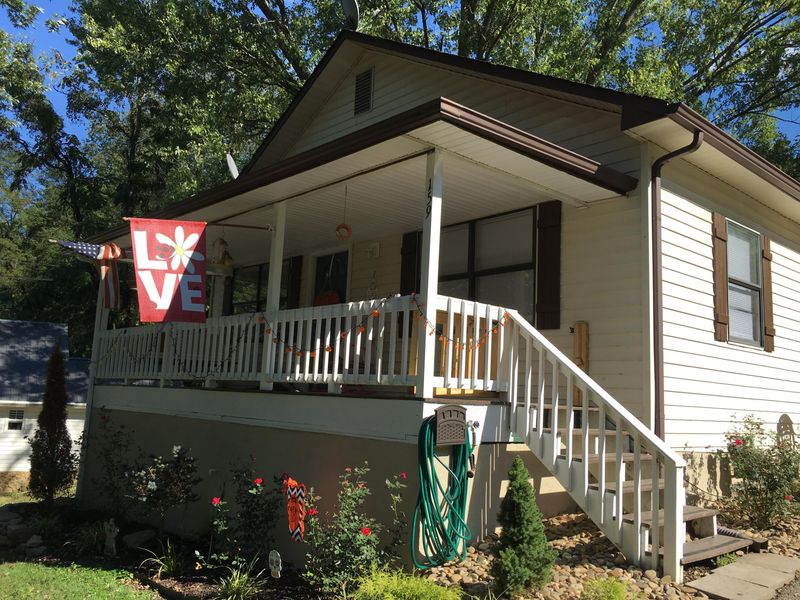 159 South St, Jacksboro, TN 37757