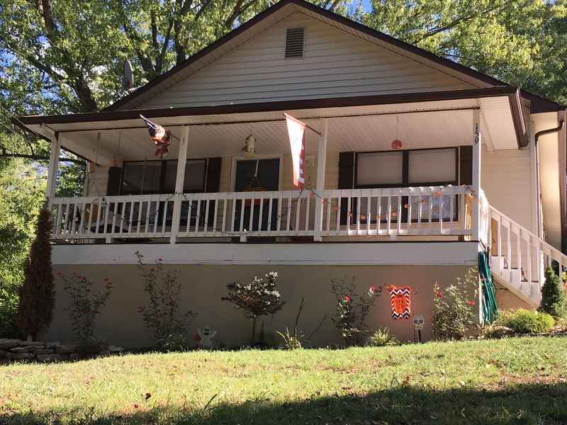 159 South St, Jacksboro, TN 37757