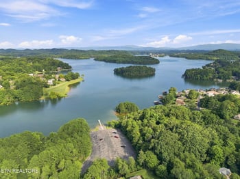 159 Utsesti Tc, Loudon, TN 37774