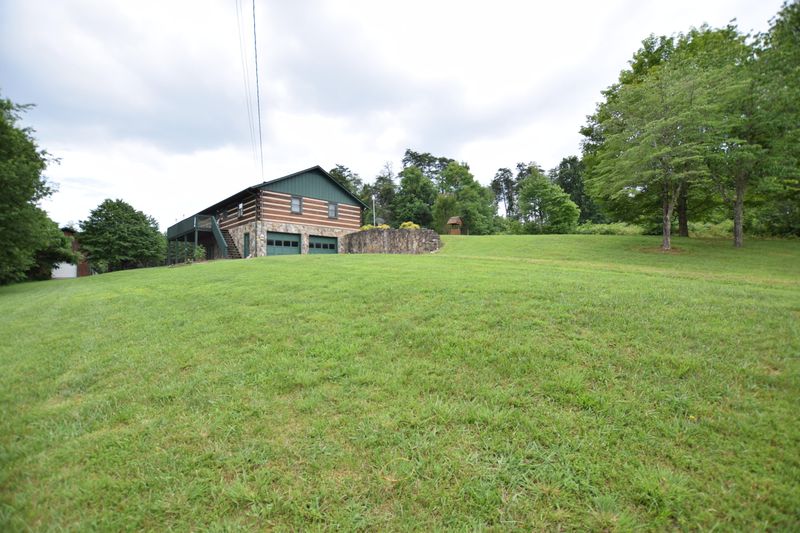159 Waverly Cir, Corryton, TN 37721