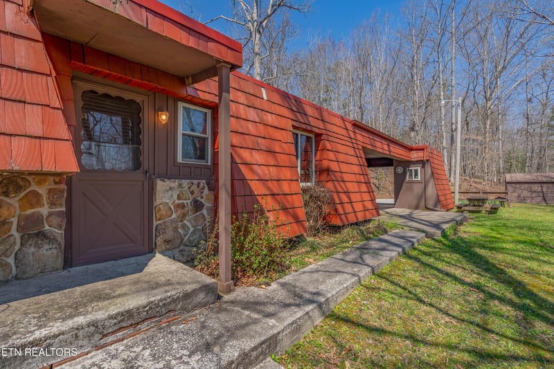 1593 Baker Hwy, Huntsville, TN 37756