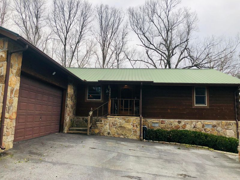 1599 N Lowe Rd, Crossville, TN 38571