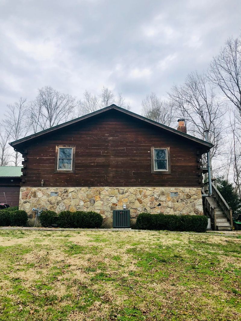 1599 N Lowe Rd, Crossville, TN 38571